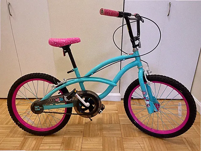 3D Dynacraft 20in Hello Kitty Bike Girls 7-9 years old in excellent condition