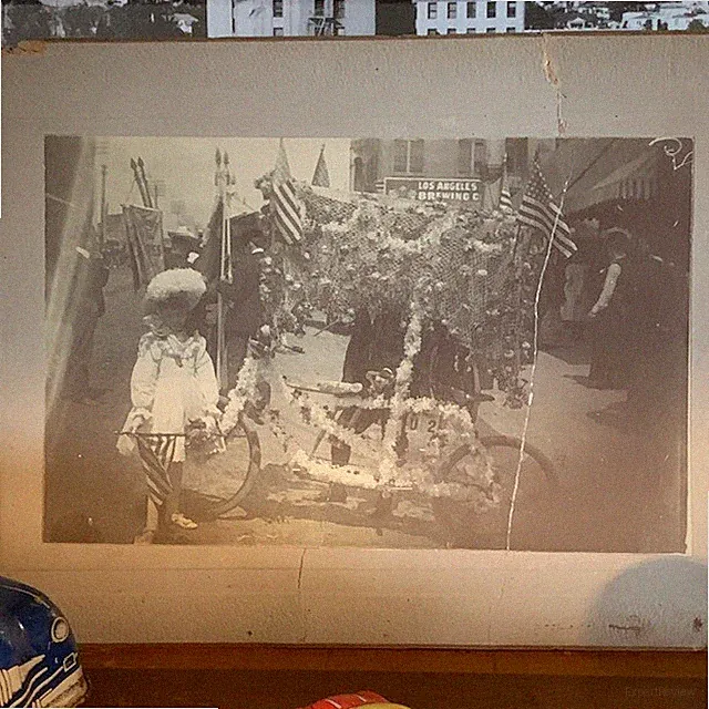 Los Angeles Cabinet Photo " 1918 - FLAG DAY " Girl Colson Tandem Bicycle 10x7