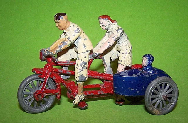 RARE! 1930's MORESTONE TOYS METAL TANDEM FAMILY BICYCLE WITH SIDECAR AND CHILD